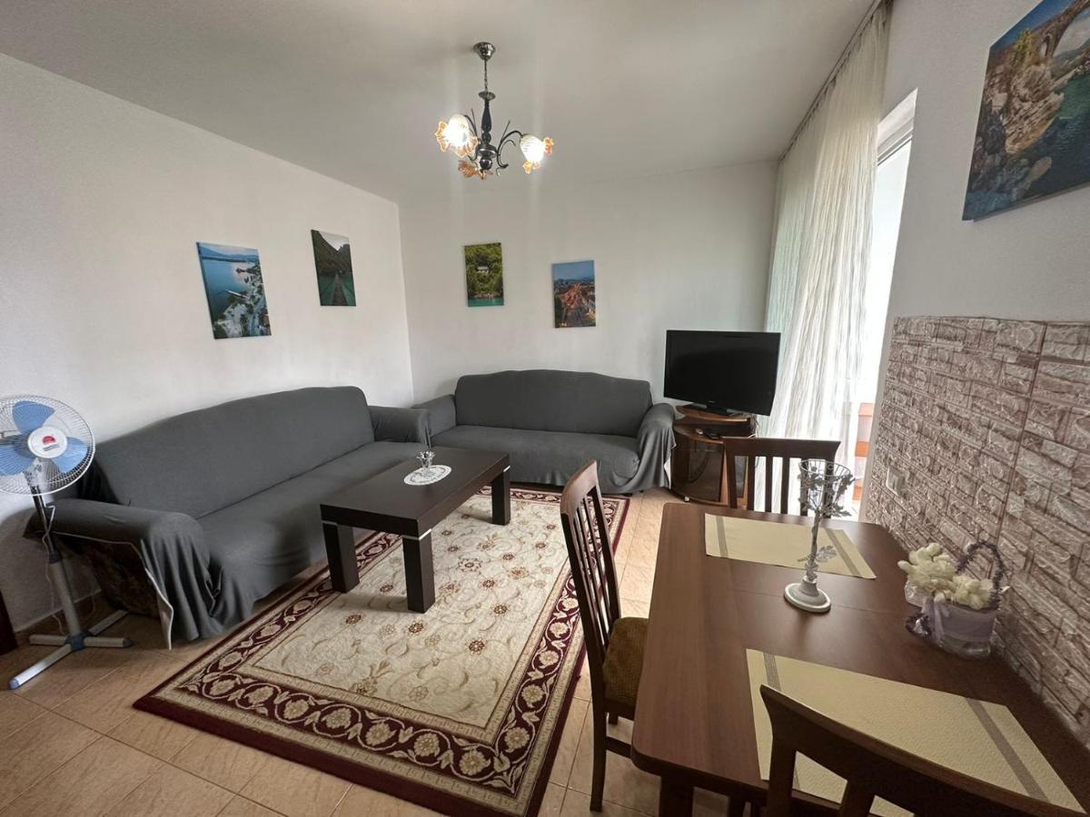 Cozy Apartment In The City Center Shkoder Exterior photo